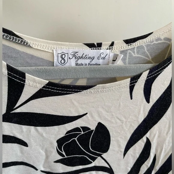 Fighting Eel Black and White Leaf Blouse - Picture 4 of 4